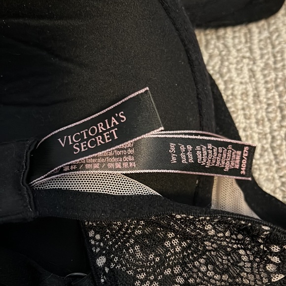 Victoria’s Secret | Push Up Bra - Picture 4 of 6